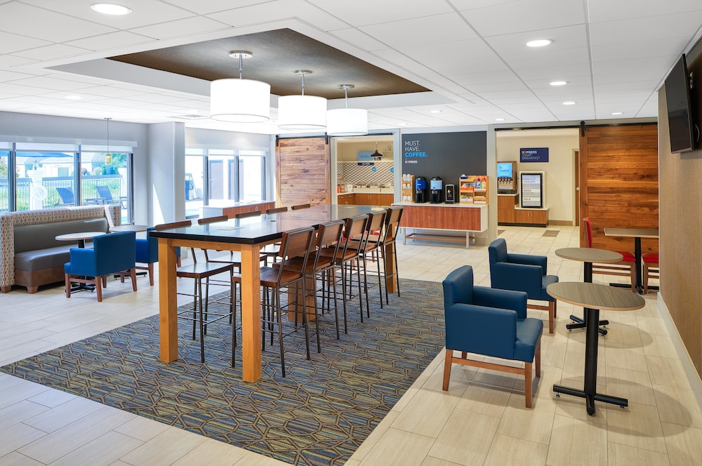 Statesboro Vacations - Holiday Inn Express Statesboro, an IHG Hotel - Property Image 9