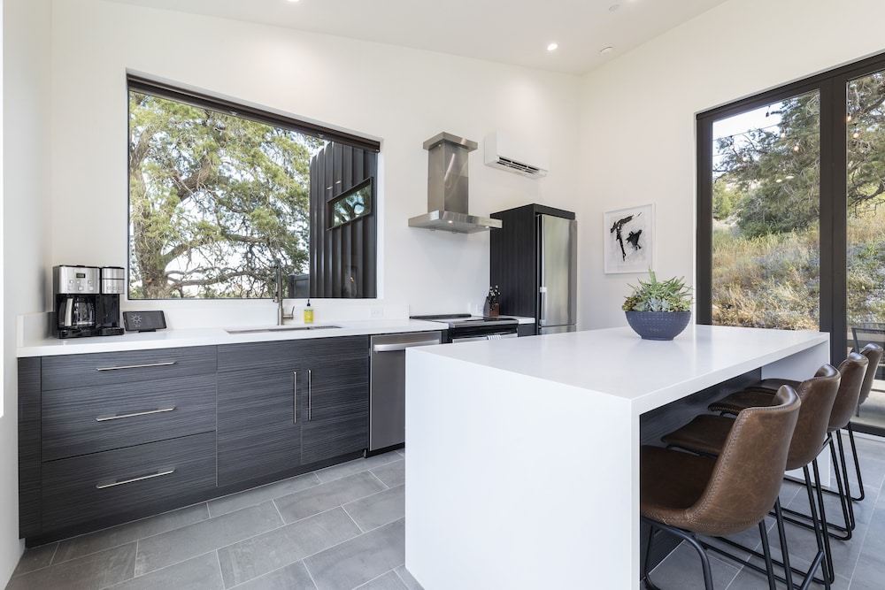 A Little Tish - Secluded Stargazers Getaway 2 Bedroom Home by RedAwning view 5