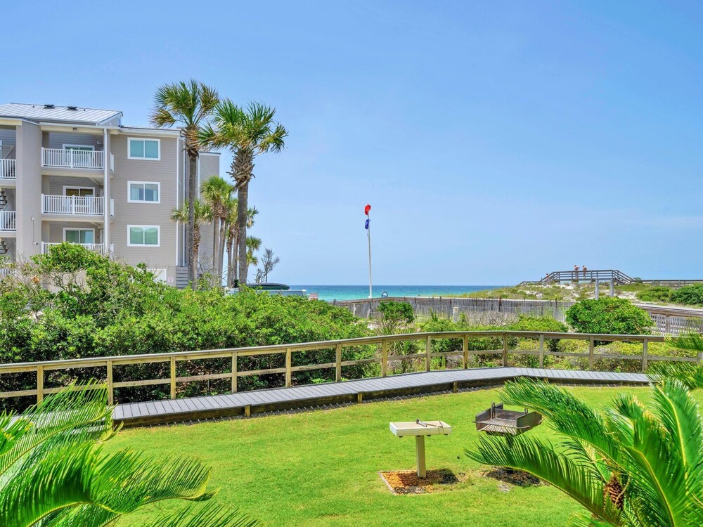 Beachside Villas 613