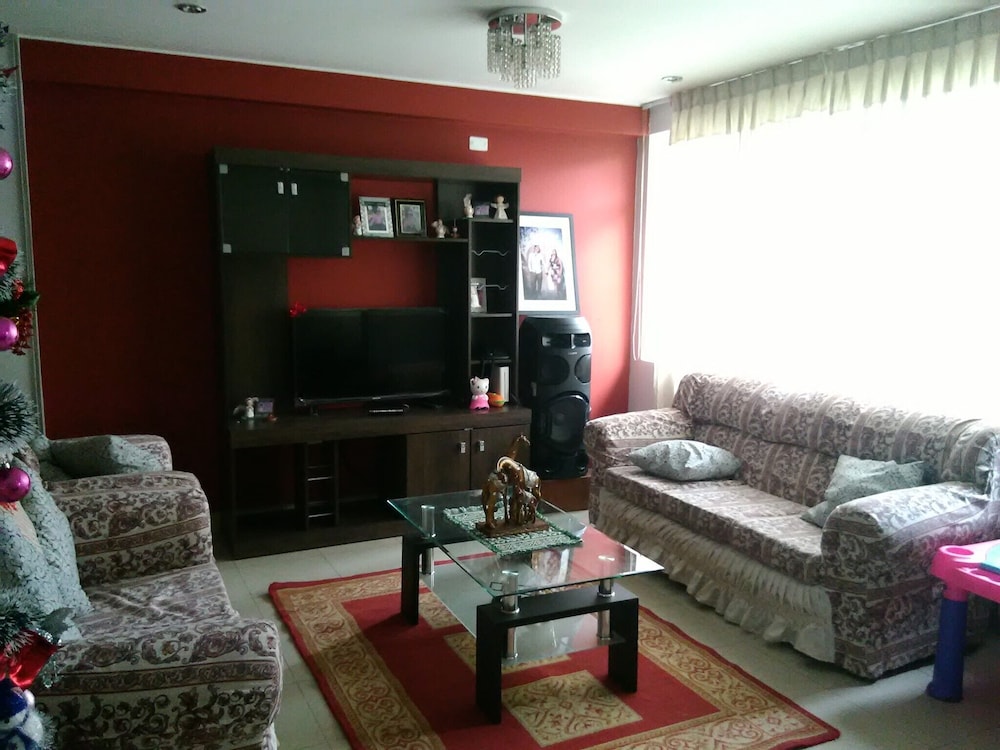 Shanell House - Hostel