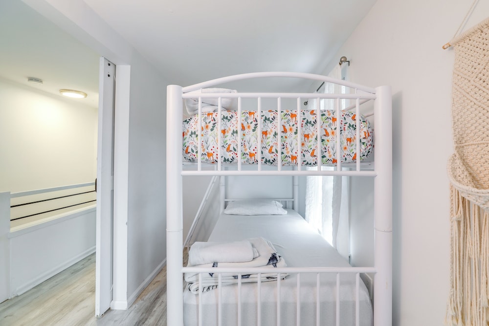 Walk to Campus & Palmer Square: Dtwn Townhome
