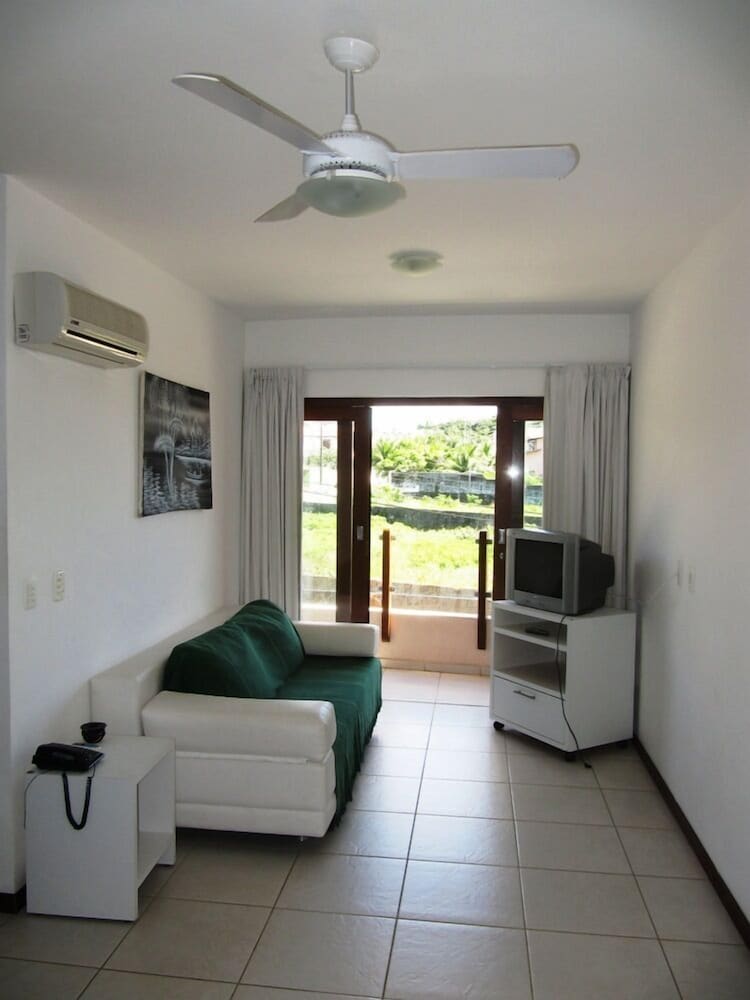 Picasso Flat