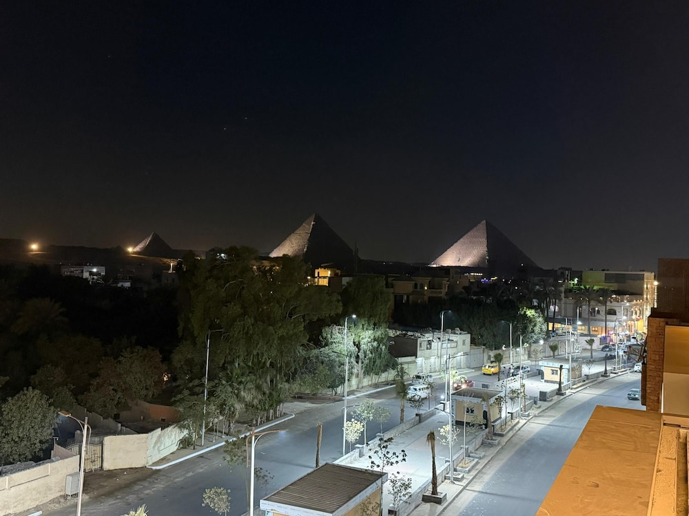 Remal Pyramids Hotel
