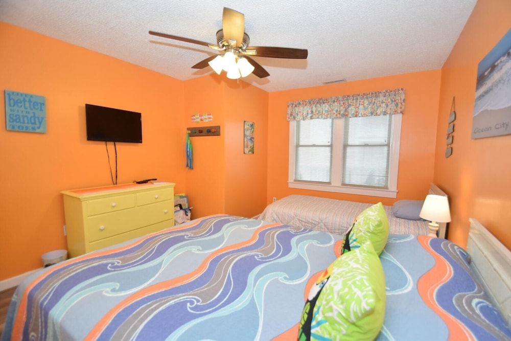 Four Winds 4 2 Bedroom Condo by RedAwning view 2