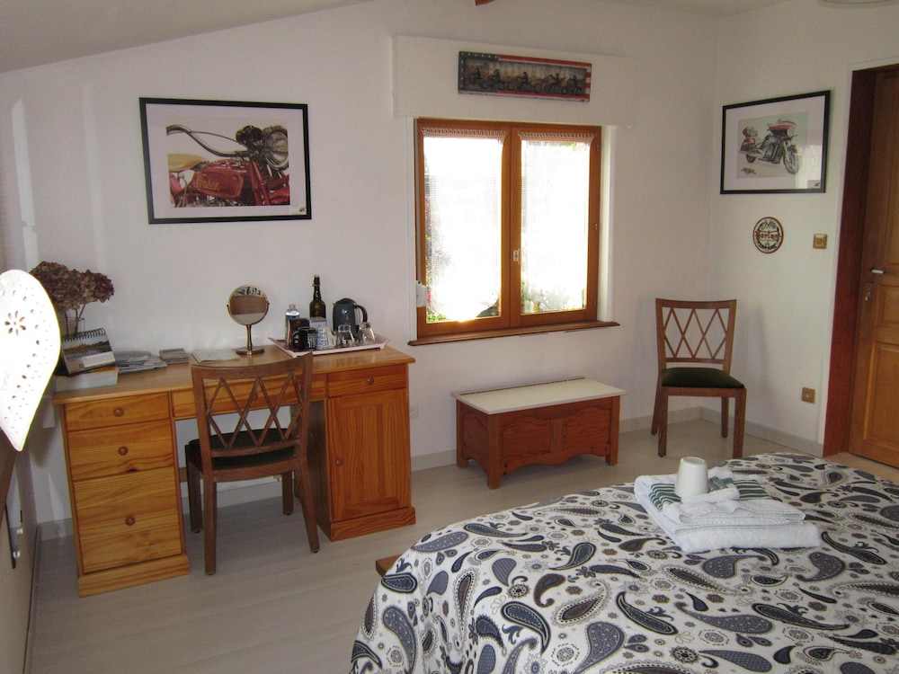 Photo 12
