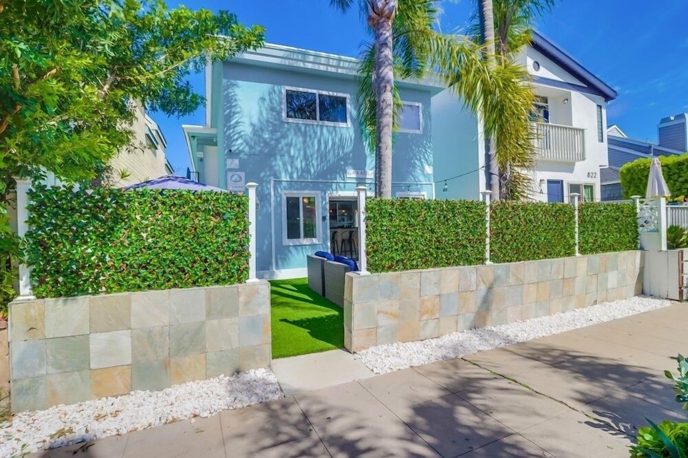 Casa Azul Lower 2 Bedroom Apts - Image 1