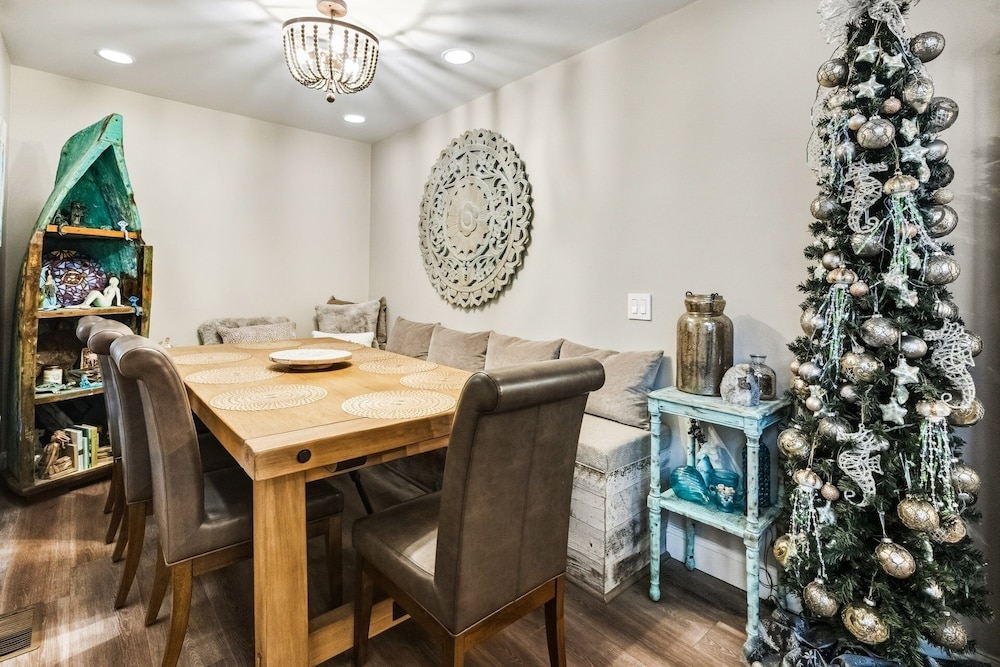 Santorelli's Seaside Serenety 4 Bedroom Home