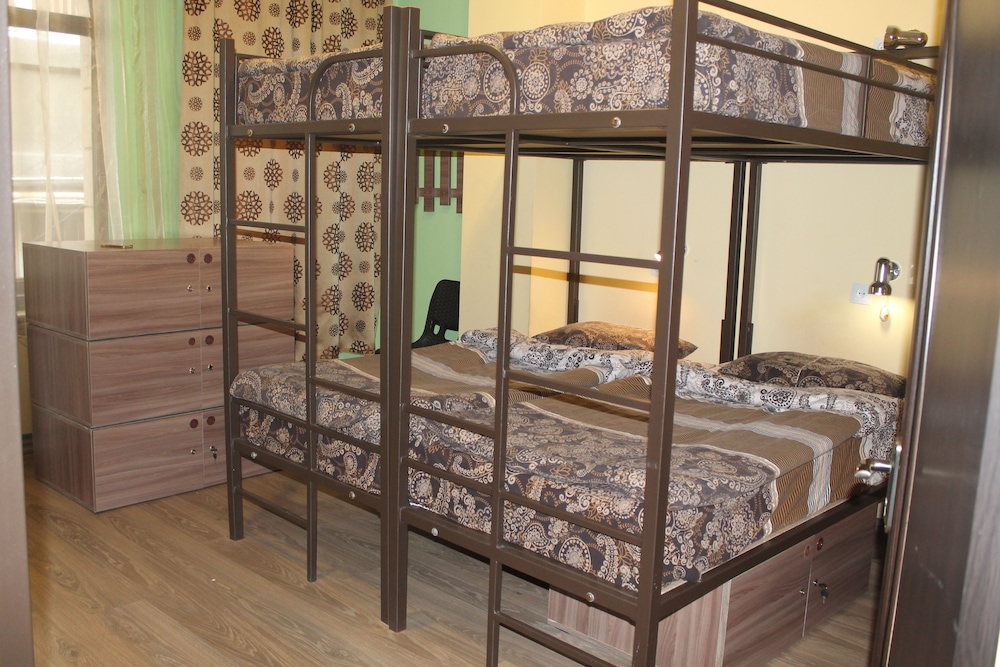 Old Yerevan Hostel & Tours