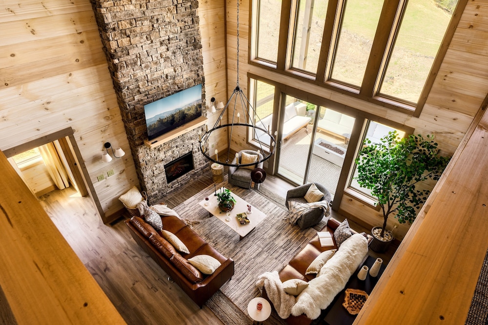 The Luxe 4 Bedroom Cabin