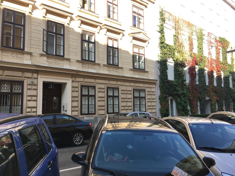 Heart of Vienna Harmoniegasse