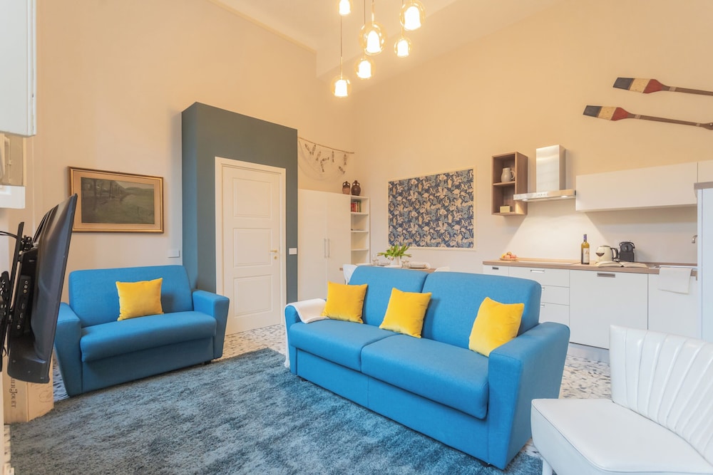 Cinque Giornate 70 Suites by Rent all Como