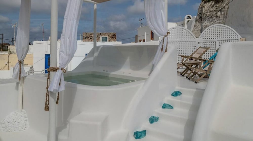 Astrea Suites Feggaropetra Cave House