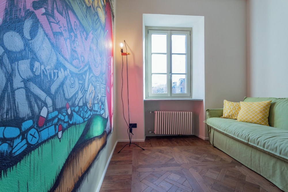 Graffiti Apartment by Wonderful Italy