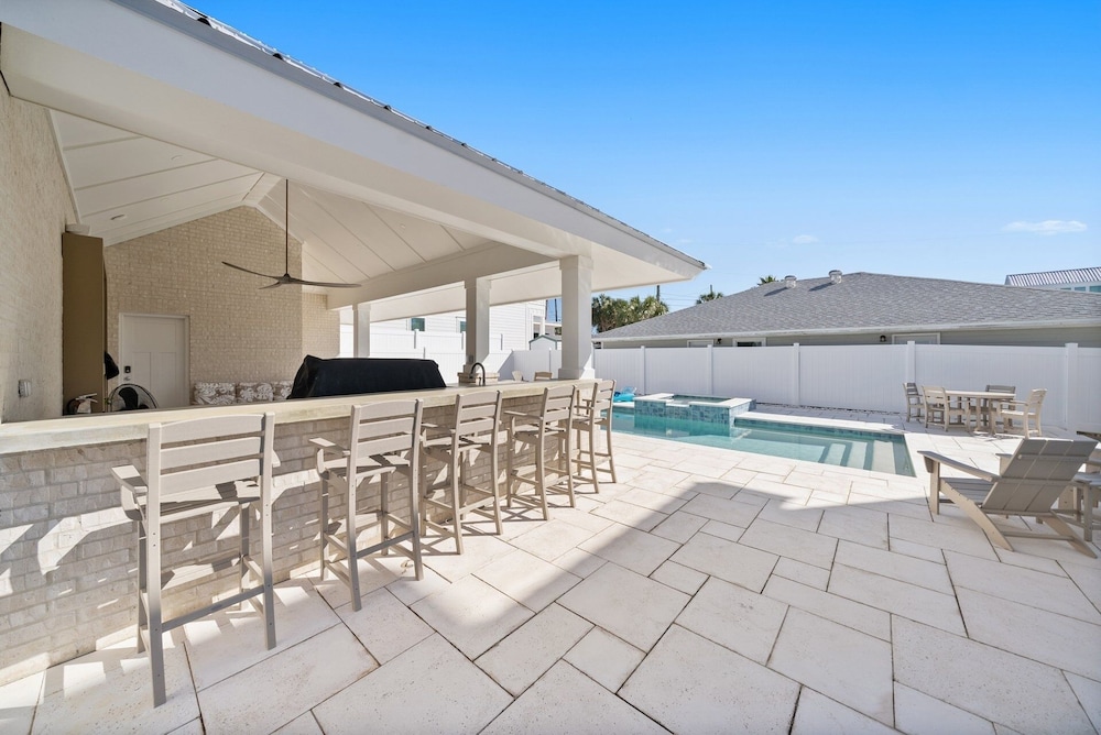 Pink Tequila Sunrise 7 Bedroom Home