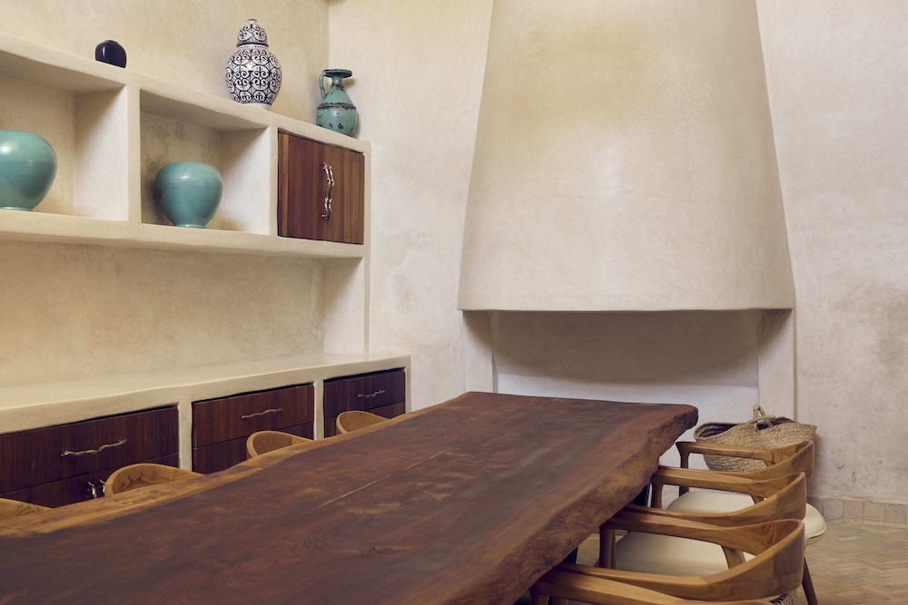 Nobu Riad