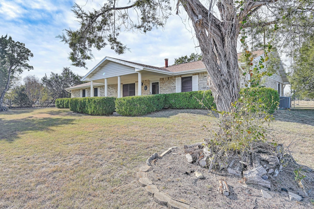 3-acre Retreat: 6 Mi to Stillhouse Hollow Lake