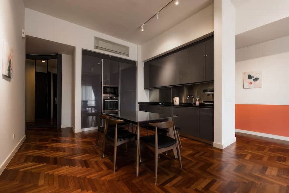 Mews Luxe Residence Apartments