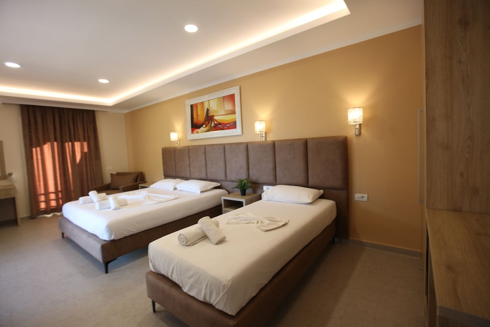 Karos Hotel Llaman