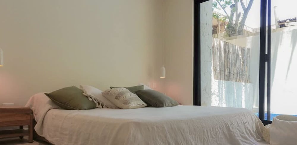 Exclusive Apt w Private Pool Surround Speakers