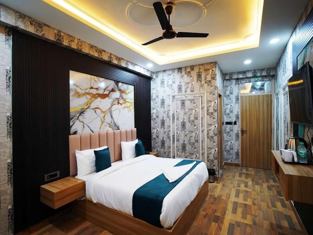 Hotel NS Near Delhi Airport