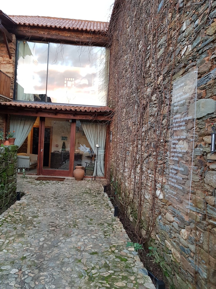 Casa de Baixo - Petit Hotel