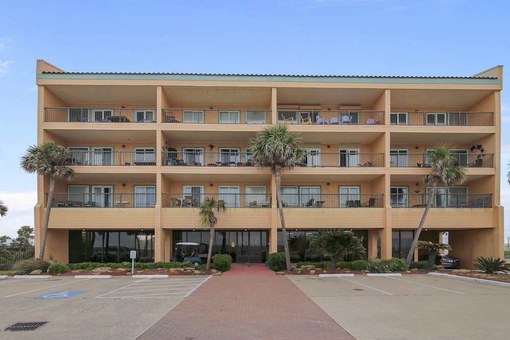 Maravilla Seawall Condos by AB Sea