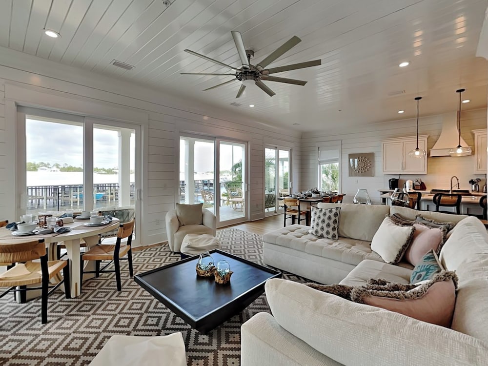 The Osprey #8 by Southern Vacation Rentals