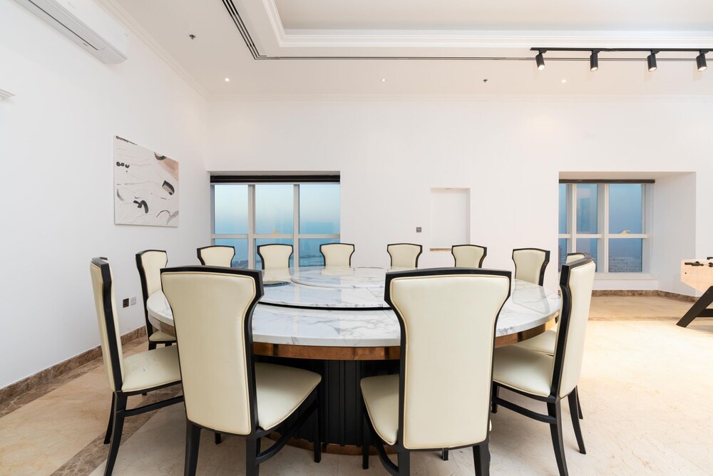 4BR Maid Penthouse w Pool and Jacuzzi