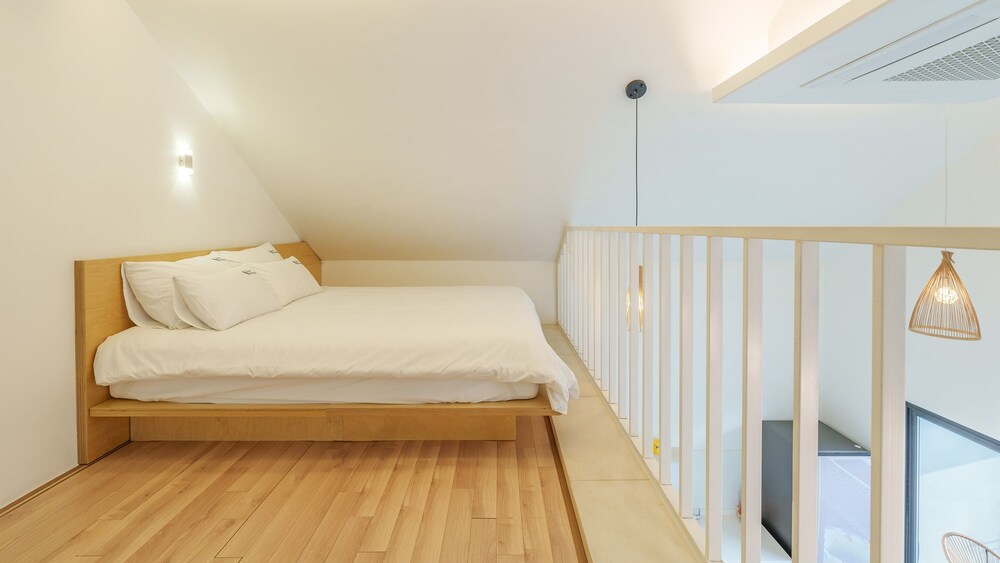 Gyeongju Rose Breeze Pool Villa Pension