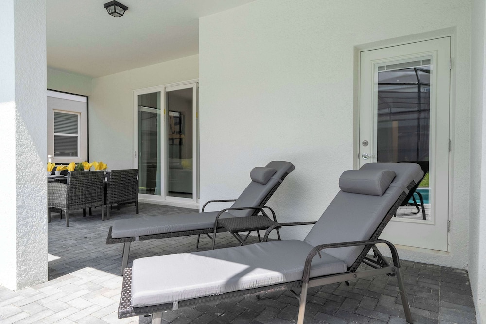 Stunning 7Bd Jacuzzi Pool & Close To Disney @ Windsor Cay 16217