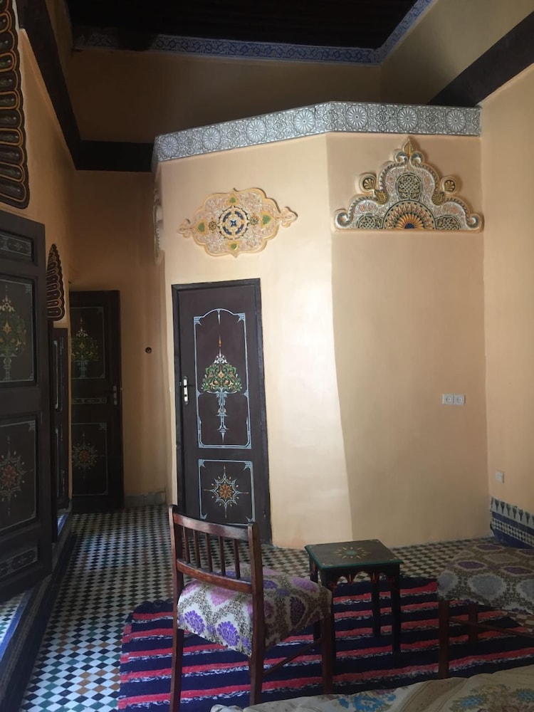 Dar El Karaweiene
