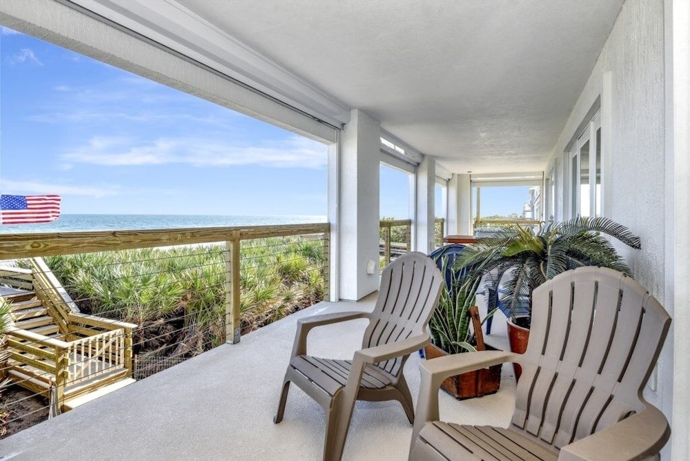 The White House On Flagler Beach - All 8 Bedroom Home