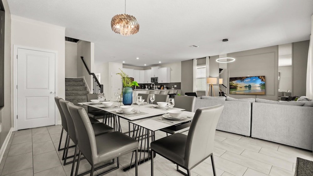 Upstay Championsgate 9BR Villa With Pool Cinema