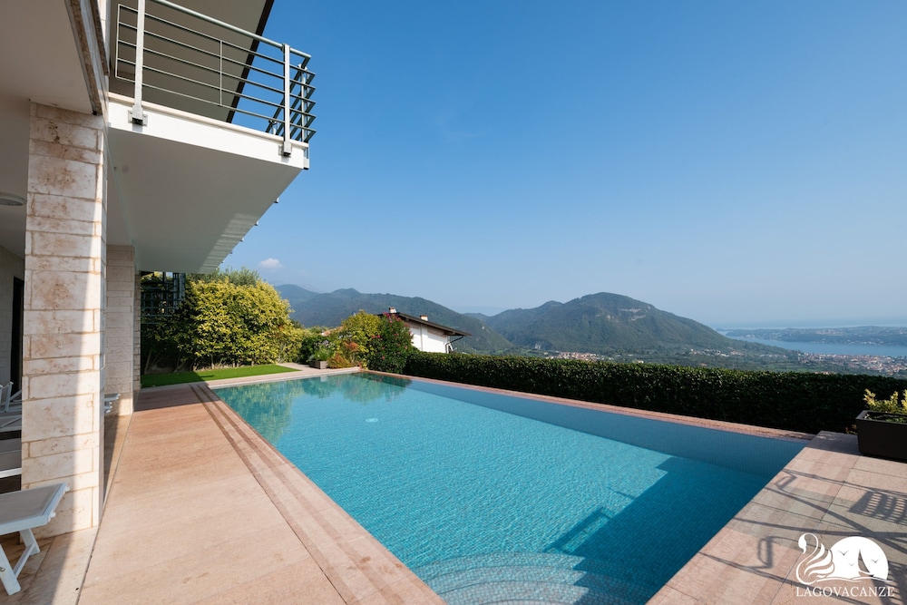 Villa Livia Luxury in Villanuova sul Clisi