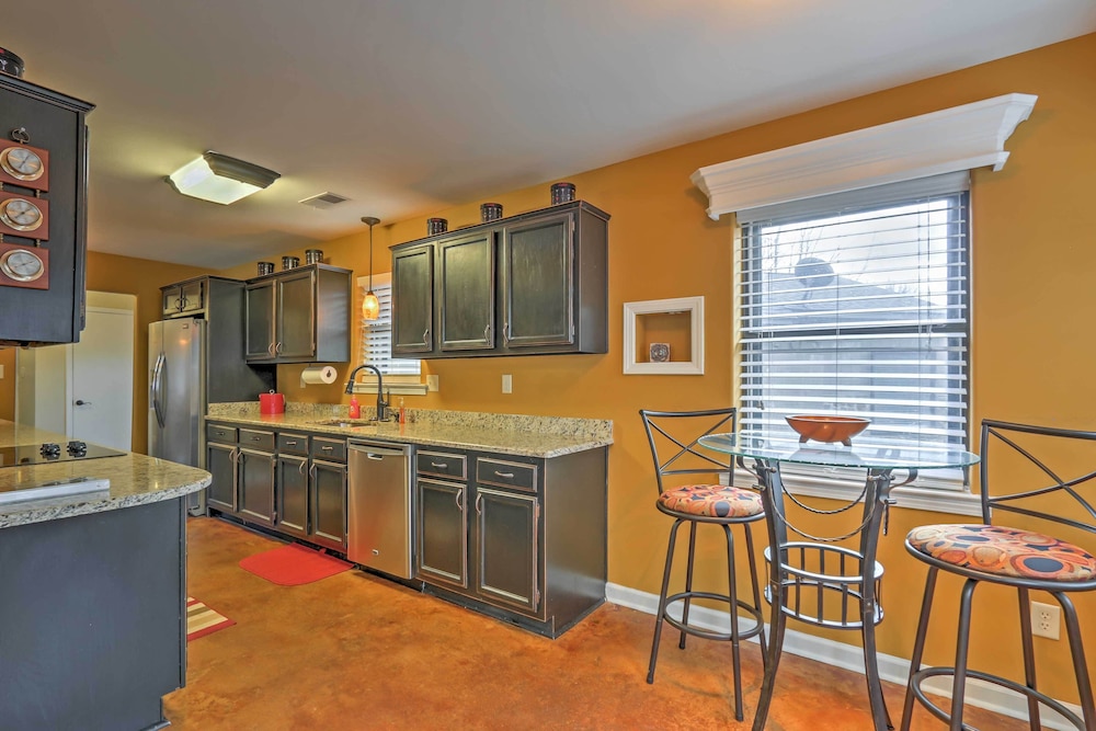 18 Mi to Dtwn Memphis: Oasis on 8 Acres! view 2