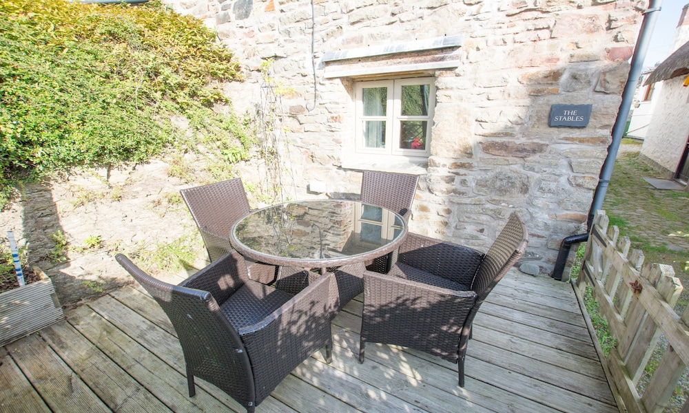 Stables Georgeham 2 Bedrooms Sleeps 6 Dogs Welcome view 3