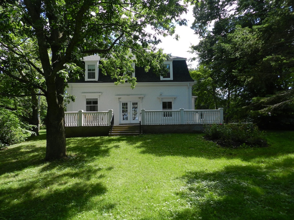 Rayski Guest House