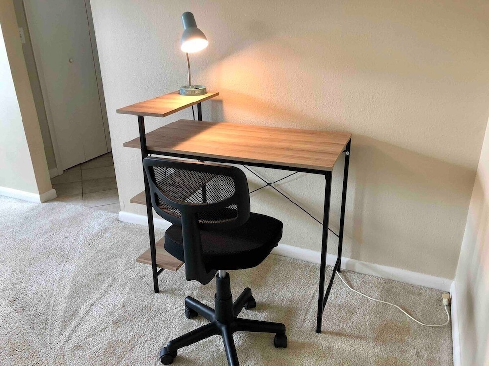 Charming Room Rentals in Southern Lakeland: Central & Cozy