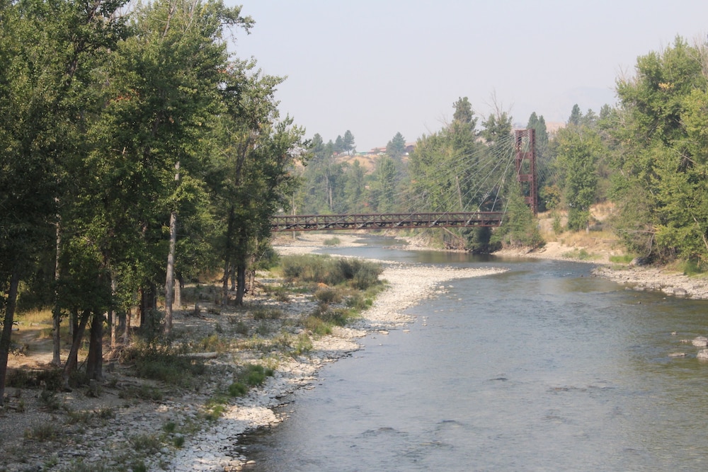 Methow River Lodge & Cabins