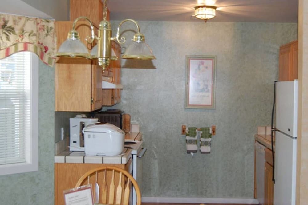 Ashland Vacations - Oak Lawn Cottage 1.5 Blocks to OSF - Property Image 9