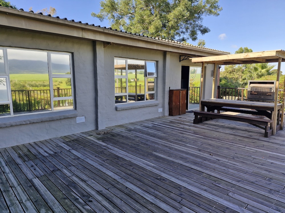 Ibis Place Guest House