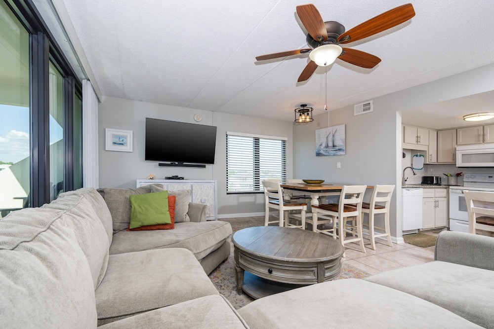 Island Winds East 311 3 Bedroom Condo