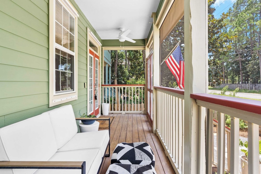 Bayou Bungalow by Avantstay Walk to Boat Ramp & Bay Private Yard