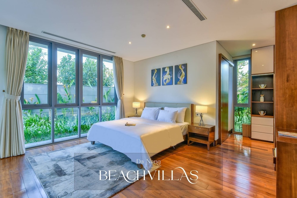 Brand New Beachfront Villa In Five-star Resort view 5