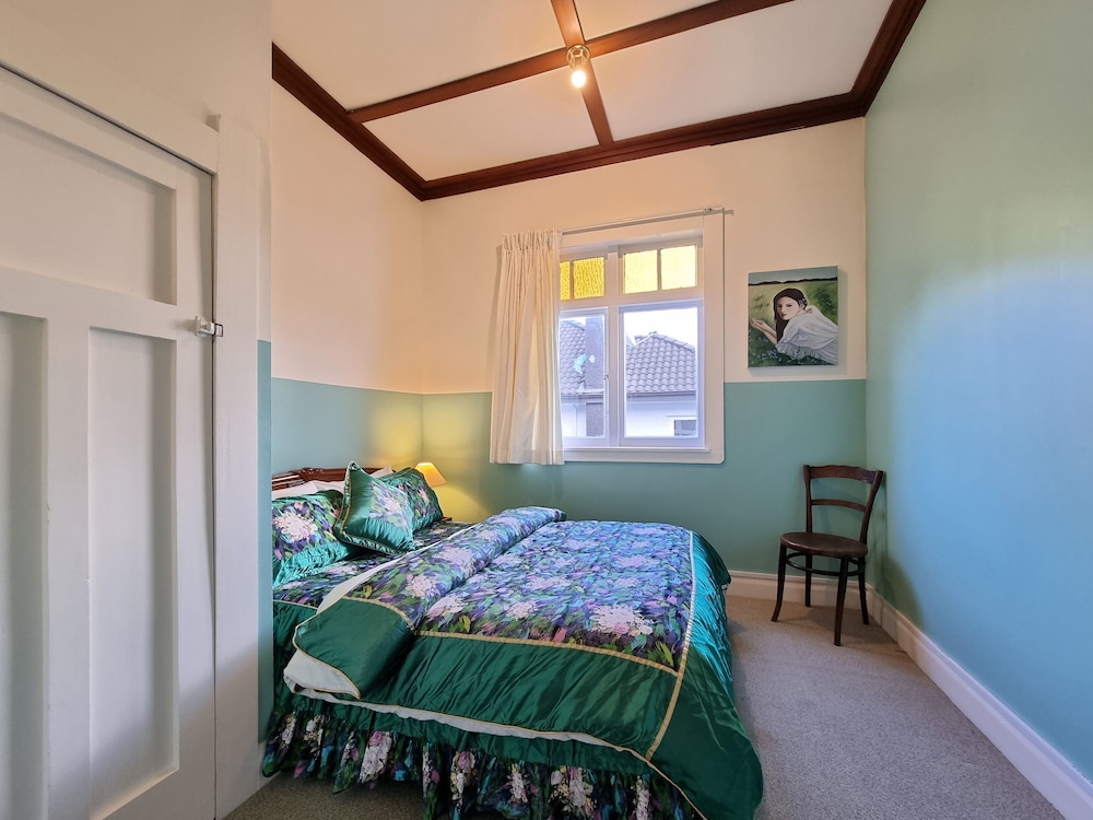 4 Bedroom Character House Papakura view 3