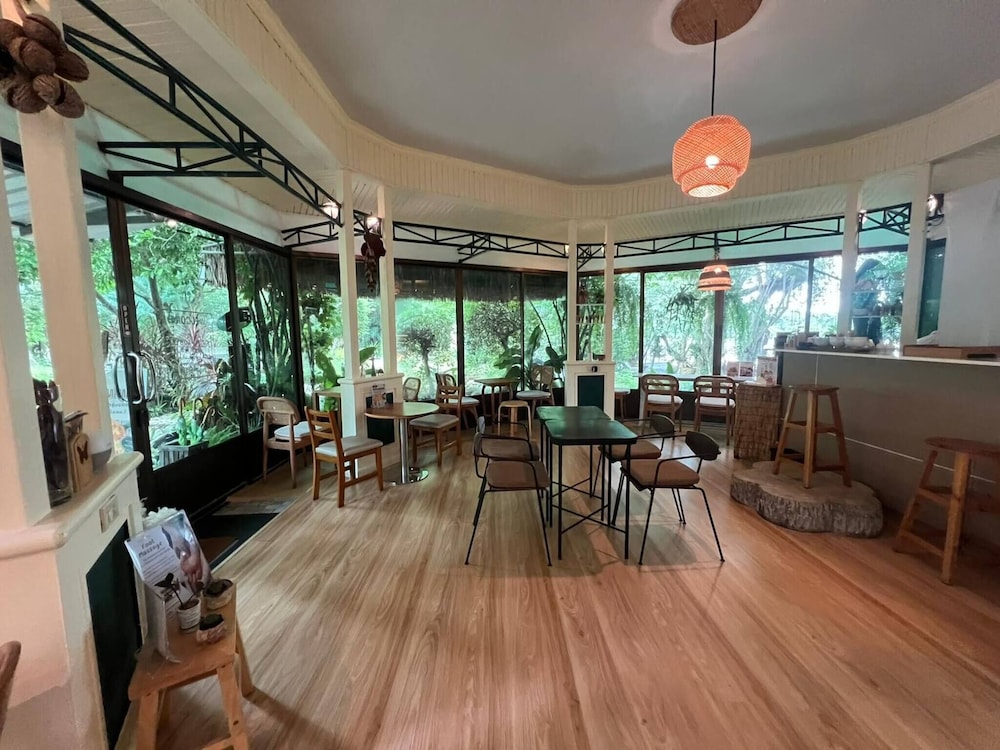 No8 Double Suite, Rainbow Arokaya Welnes
