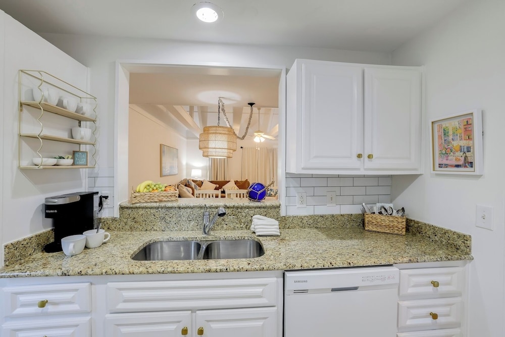 Hilton Head Retreat Gated Villa, Pets OK