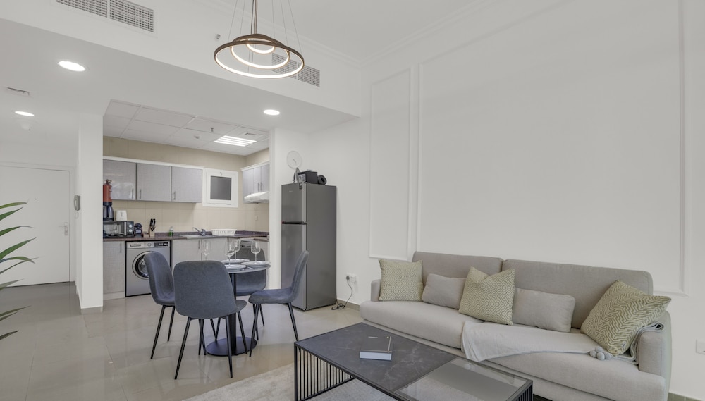 Manzil-1BR near JBR Beach & Blue Waters