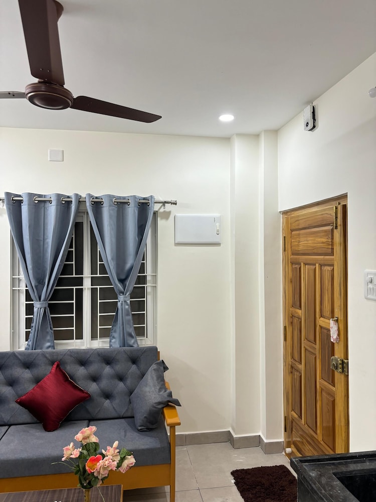PS ELITE HOME STAY