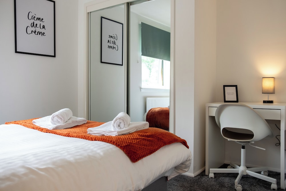 Modern Unit Cook Work in Comfort